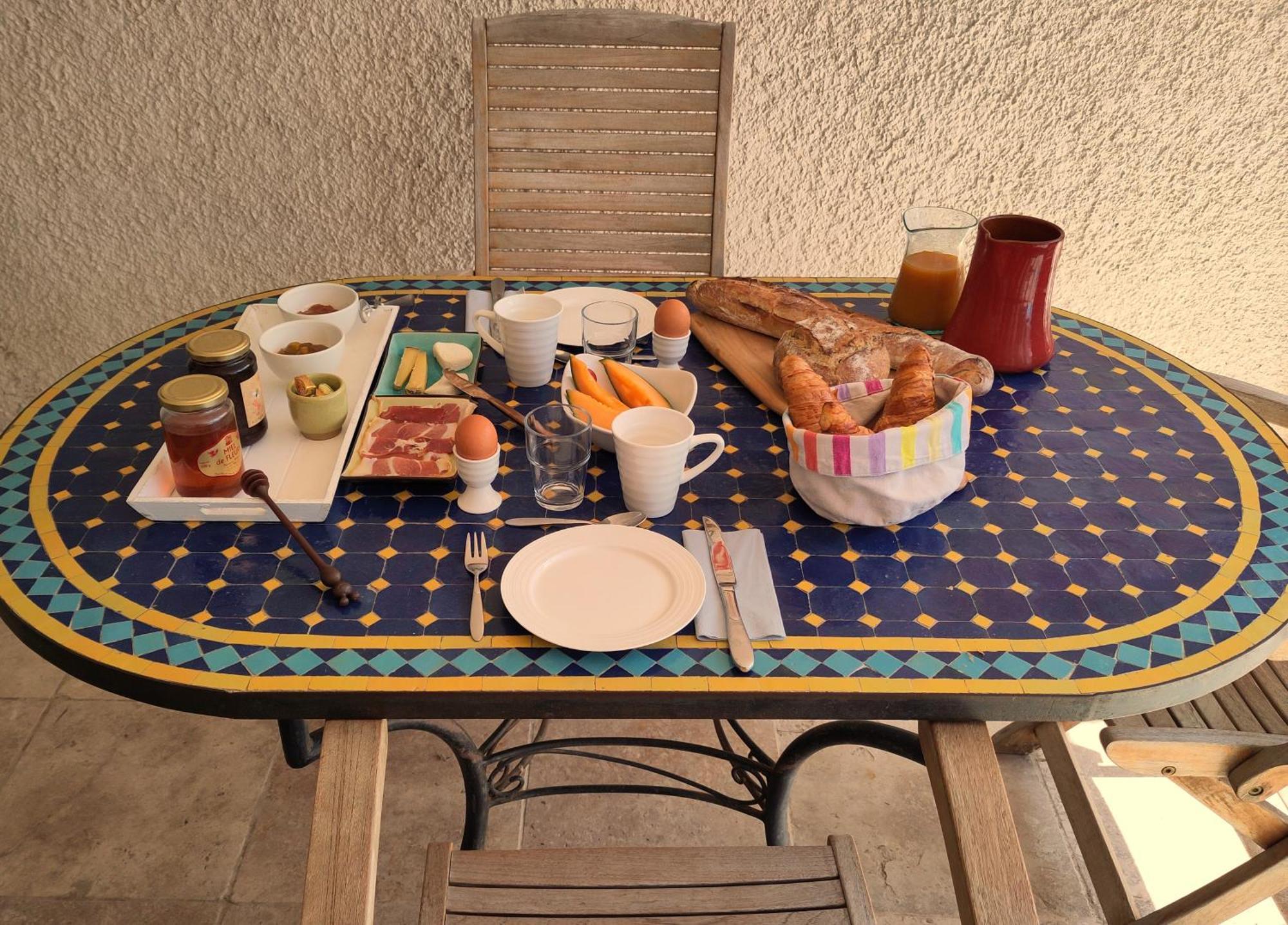La Fille Du Berger Bed & Breakfast Puissalicon ภายนอก รูปภาพ